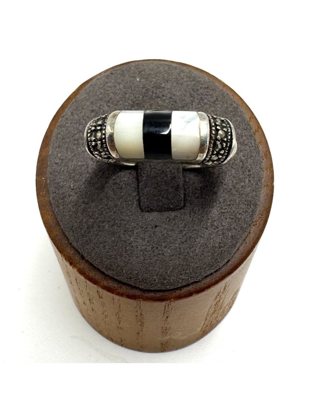 Sterling Silver 925 Black Onyx & Mother of Pearl Statement Ring Size 7.75